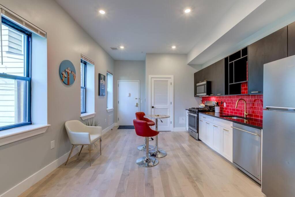 Luxury Designer Theme 2Br Apt Near Nyc / Thepath Appartement Newark Buitenkant foto