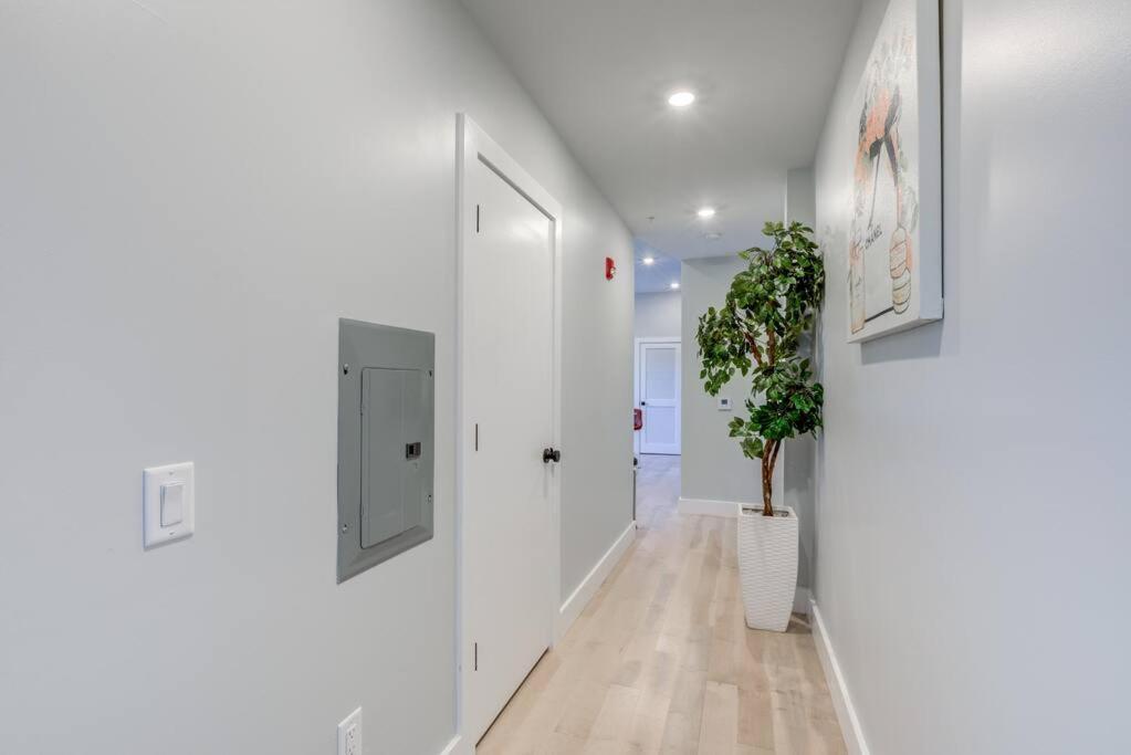 Luxury Designer Theme 2Br Apt Near Nyc / Thepath Appartement Newark Buitenkant foto