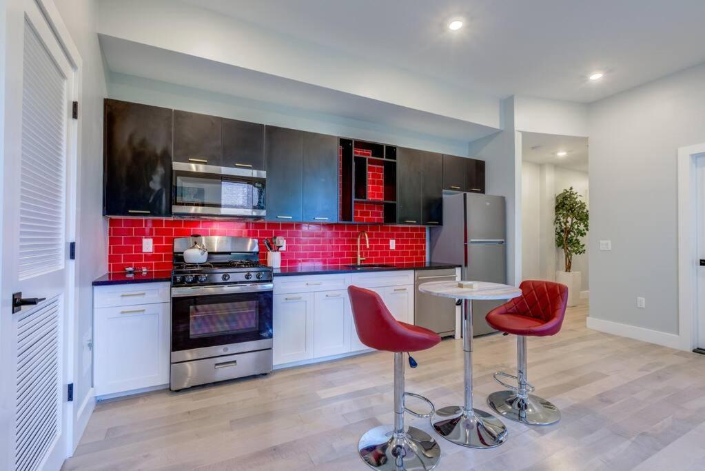 Luxury Designer Theme 2Br Apt Near Nyc / Thepath Appartement Newark Buitenkant foto