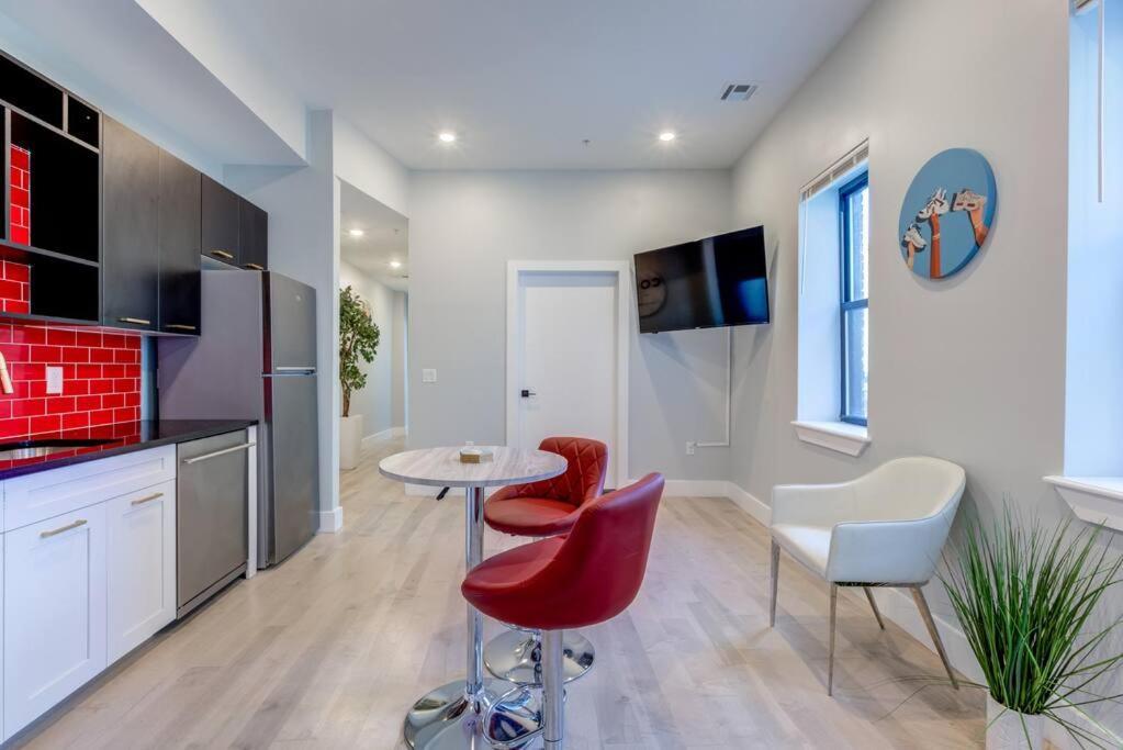 Luxury Designer Theme 2Br Apt Near Nyc / Thepath Appartement Newark Buitenkant foto